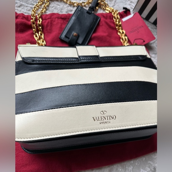 Valentino Rockstud Bag 🖤🤍 - Picture 14 of 16